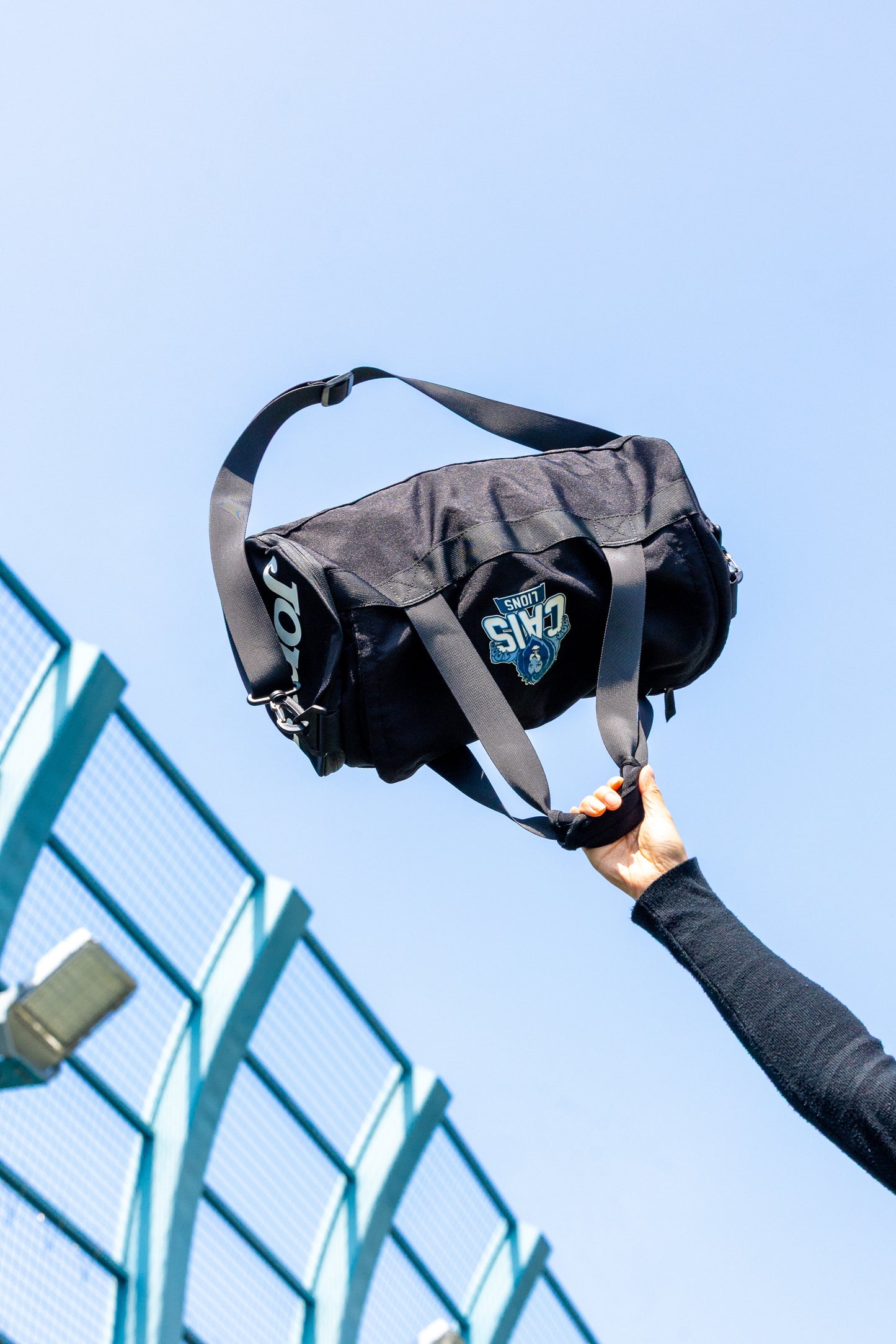 Lions One-Shoulder Bucket Bag