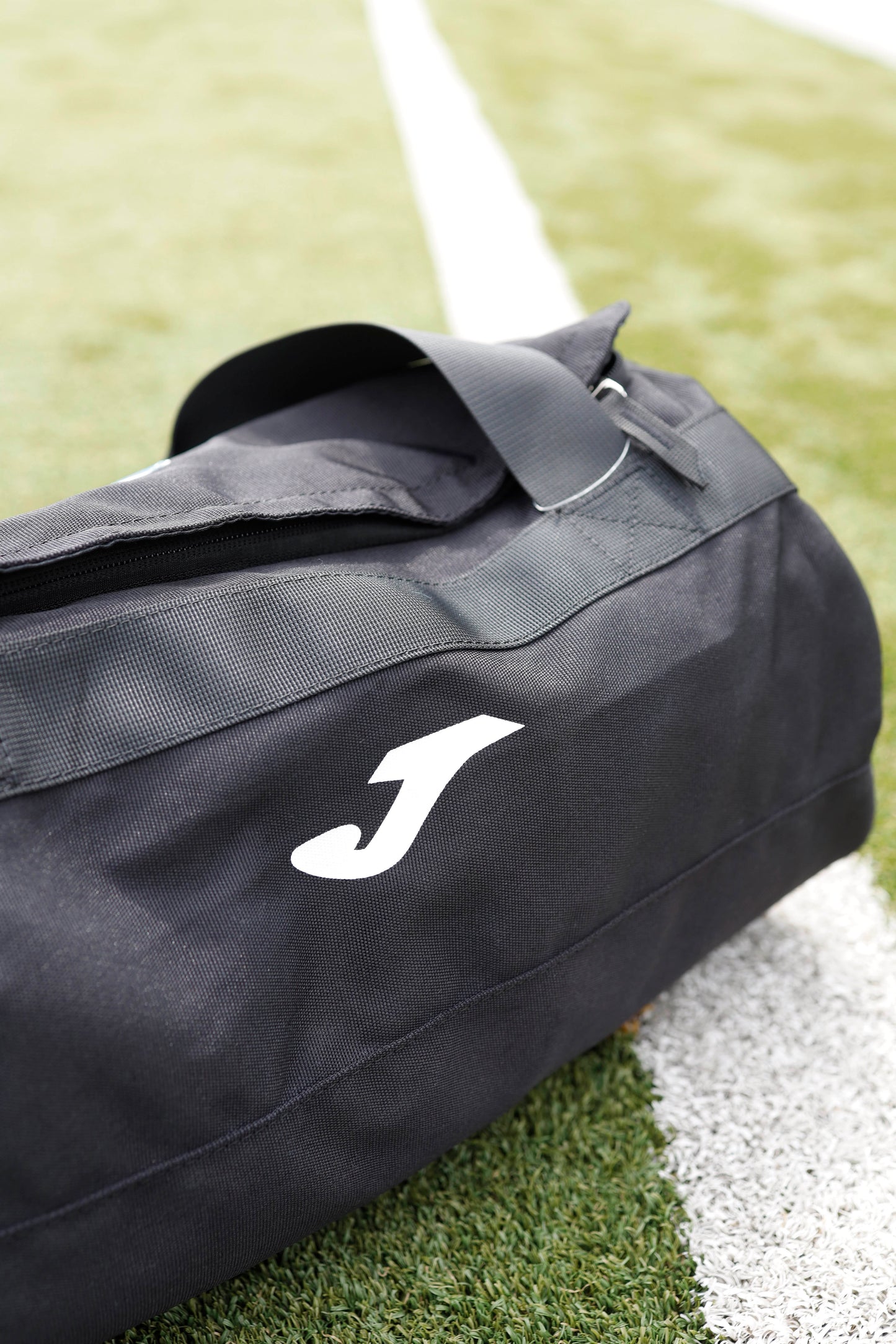 Lions One-Shoulder Bucket Bag